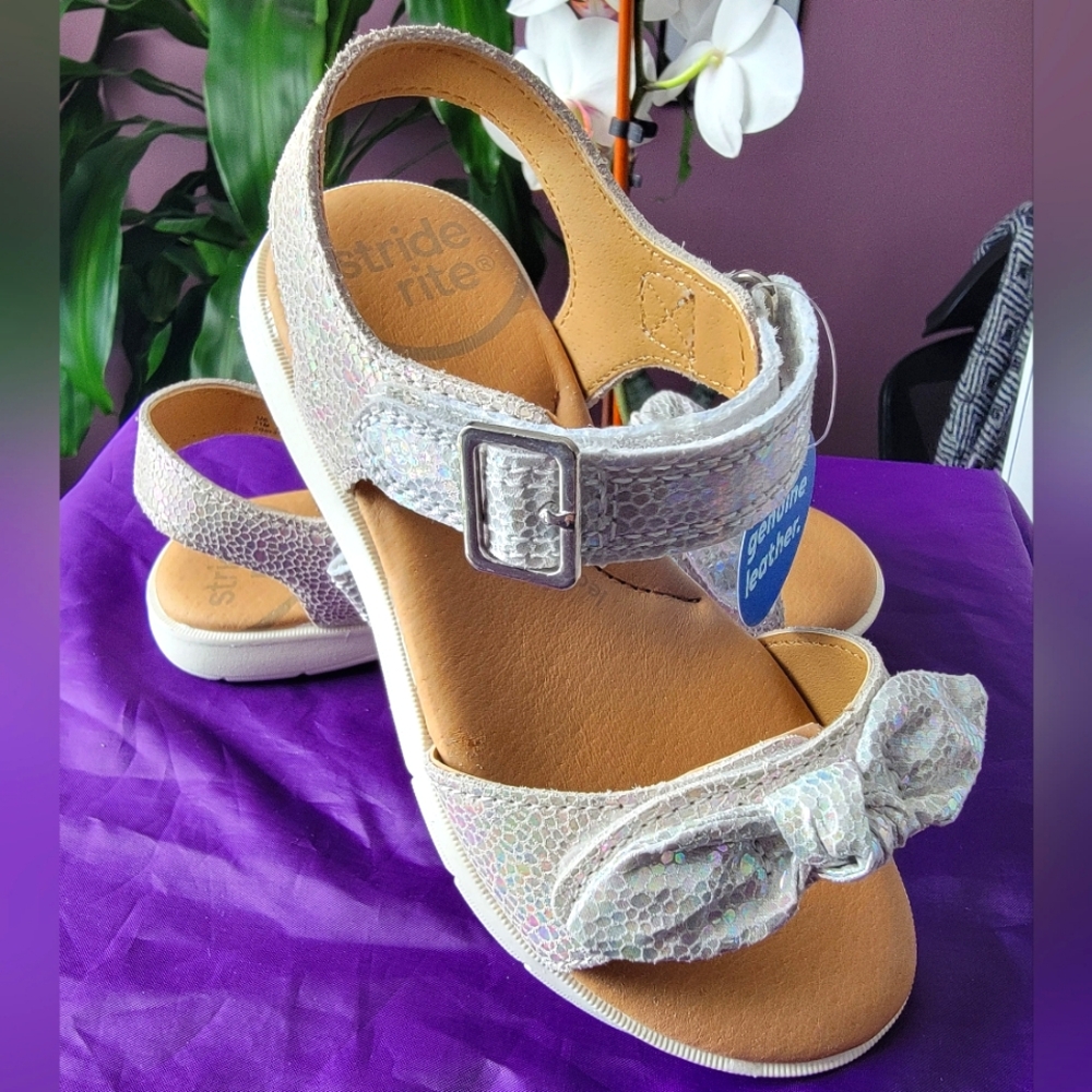 Stride Rite NWT Whitney Leather Sandals (soft silver) - size 11M (toddler)